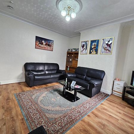 Готель Bright Sunny, Double Bed With Garden, Tv And Wi-Fi Лідс Екстер'єр фото