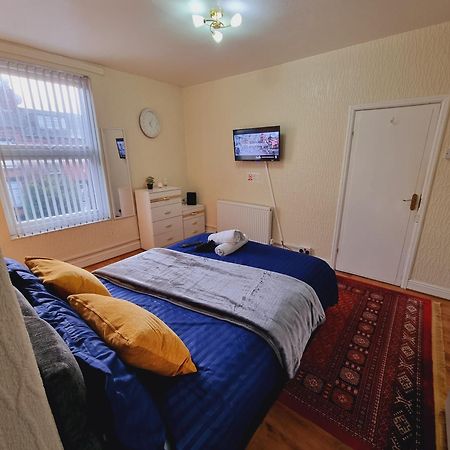 Готель Bright Sunny, Double Bed With Garden, Tv And Wi-Fi Лідс Екстер'єр фото