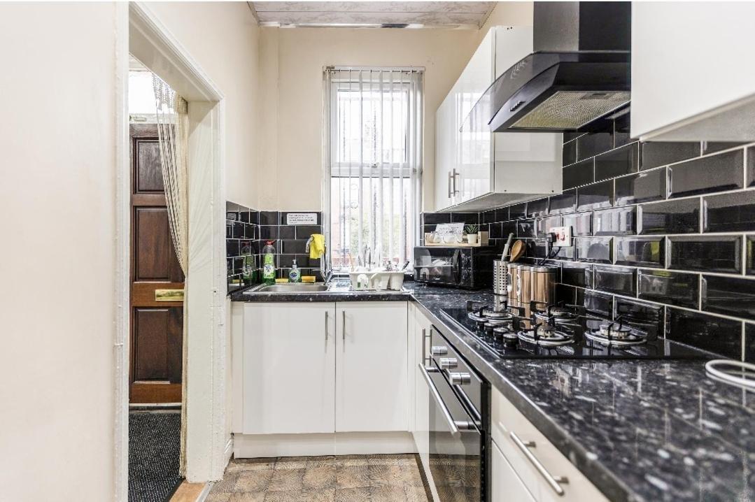 Готель Bright Sunny, Double Bed With Garden, Tv And Wi-Fi Лідс Екстер'єр фото